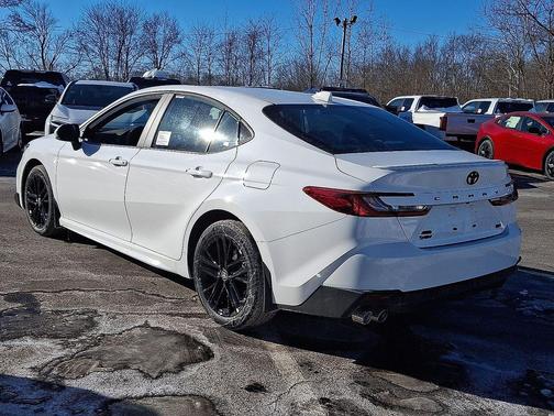 Ice Cap 2026 Toyota Camry SE