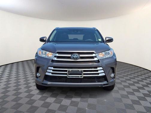 Predawn Gray Mica 2019 Toyota Highlander XLE