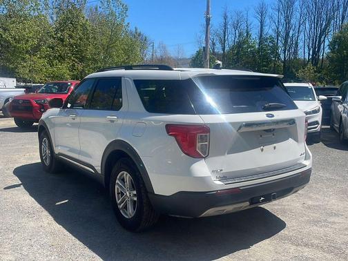 Oxford White 2021 Ford Explorer XLT