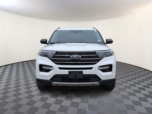 Oxford White 2021 Ford Explorer XLT