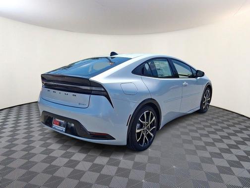 Wind Chill Pearl 2026 Toyota Prius Plug-In Hybrid XSE
