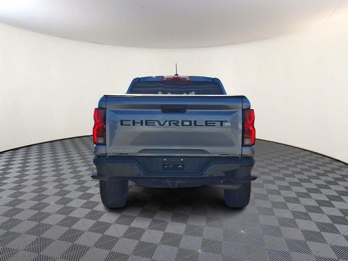 Sterling Gray Metallic 2024 Chevrolet Colorado Z71