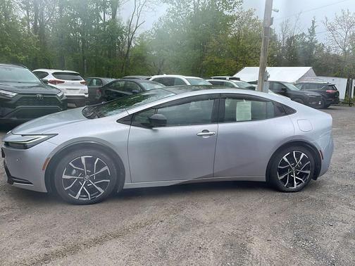 Cutting Edge 2024 Toyota Prius Prime XSE Premium