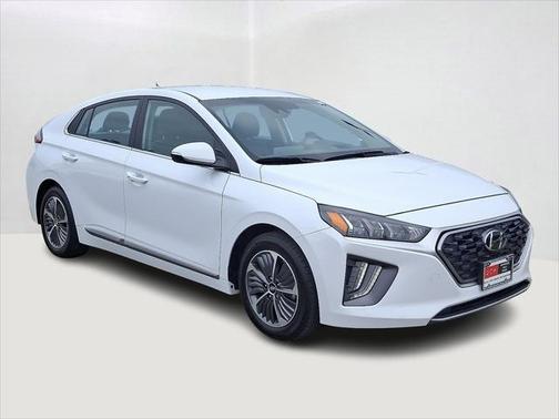 2022 Hyundai IONIQ Plug-In Hybrid SEL