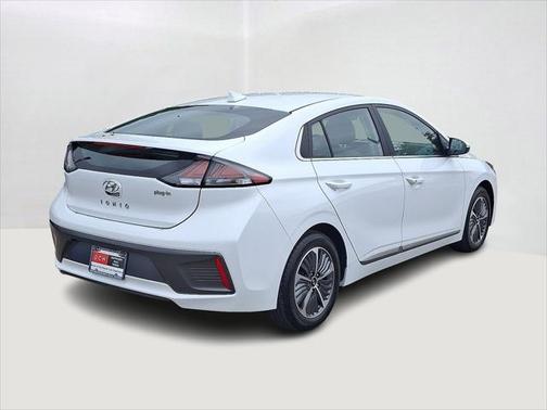 2022 Hyundai IONIQ Plug-In Hybrid SEL
