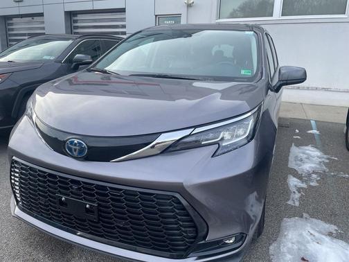 2024 Toyota Sienna XLE