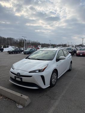 2022 Toyota Prius LE