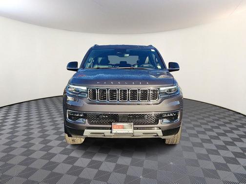 Baltic Gray Metallic Clearcoat 2024 Jeep Wagoneer Series II 4x4