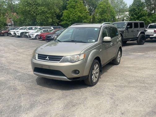 Desert Sand Metallic 2008 Mitsubishi Outlander XLS