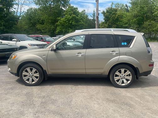 Desert Sand Metallic 2008 Mitsubishi Outlander XLS