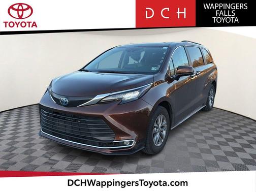 2024 Toyota Sienna XLE