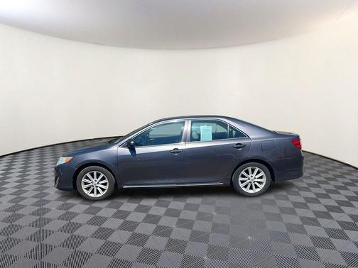 Magnetic Gray Metallic 2014 Toyota Camry XLE