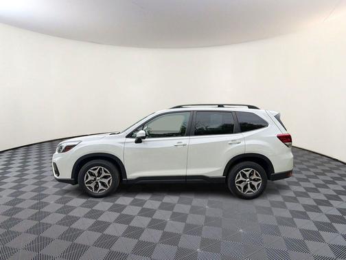 Crystal White Pearl 2021 Subaru Forester Premium