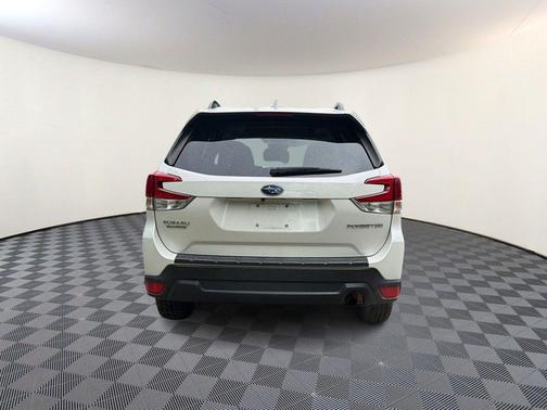 Crystal White Pearl 2021 Subaru Forester Premium