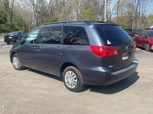 Slate Metallic 2009 Toyota Sienna LE