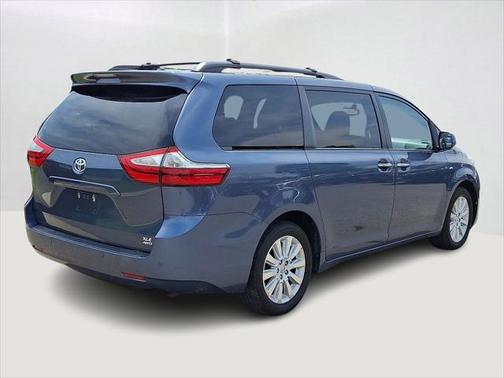 2016 Toyota Sienna XLE Premium