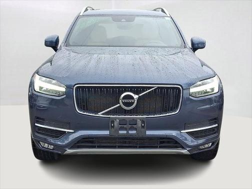 2018 Volvo XC90 T5 Momentum