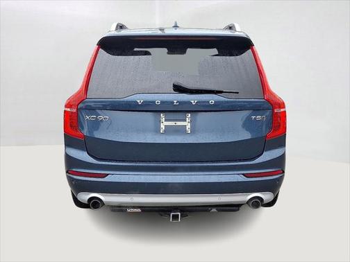 2018 Volvo XC90 T5 Momentum