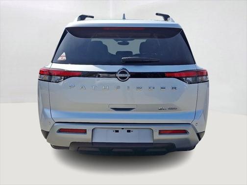 2023 Nissan Pathfinder SL 4WD