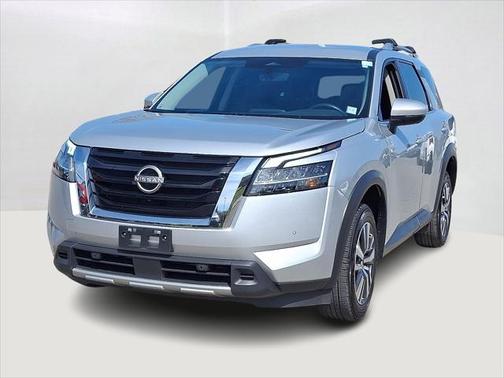 2023 Nissan Pathfinder SL 4WD