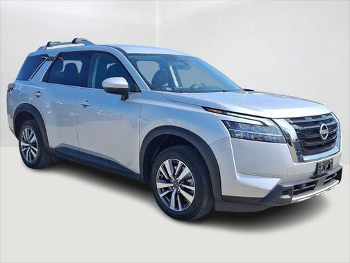 2023 Nissan Pathfinder SL 4WD