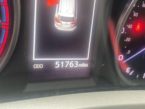 Super White 2018 Toyota RAV4 LE