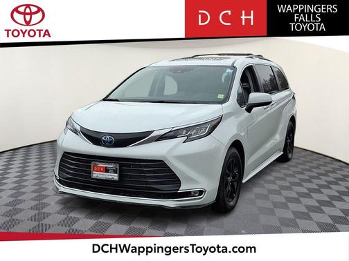 2022 Toyota Sienna XLE
