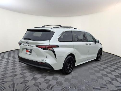 2022 Toyota Sienna XLE