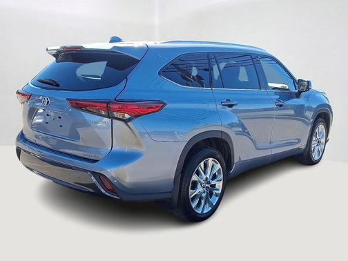 2022 Toyota Highlander Hybrid Limited