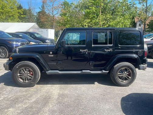 Black Clearcoat 2016 Jeep Wrangler Unlimited Sahara