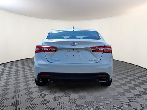Blizzard Pearl 2014 Toyota Avalon Limited