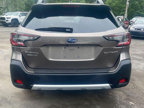 Brilliant Bronze Metallic 2023 Subaru Outback Limited