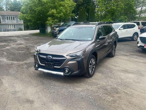Brilliant Bronze Metallic 2023 Subaru Outback Limited