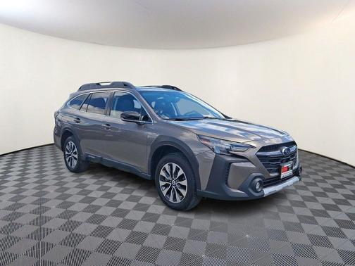 Brilliant Bronze Metallic 2023 Subaru Outback Limited