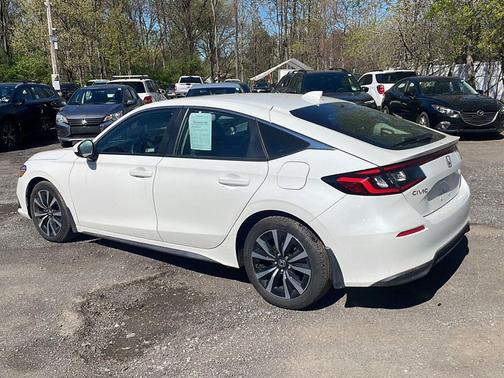 Platinum White Pearl 2022 Honda Civic EX-L