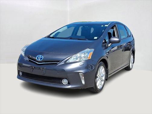 2014 Toyota Prius v Five