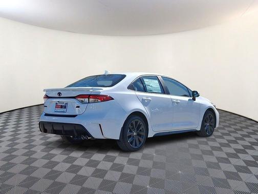 Ice Cap 2026 Toyota Corolla SE