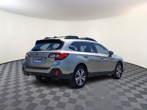 Tungsten Metallic 2018 Subaru Outback 2.5i Limited