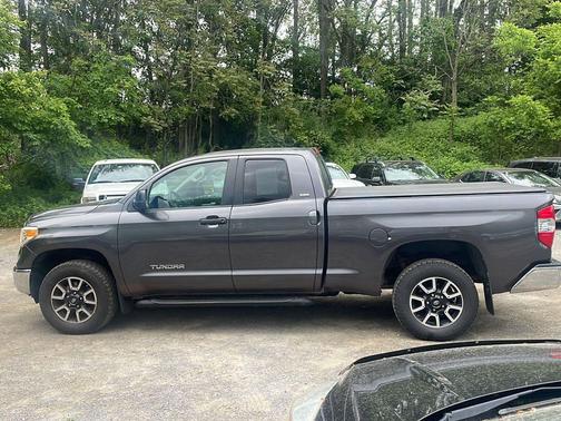 Magnetic Gray Metallic 2016 Toyota Tundra SR5