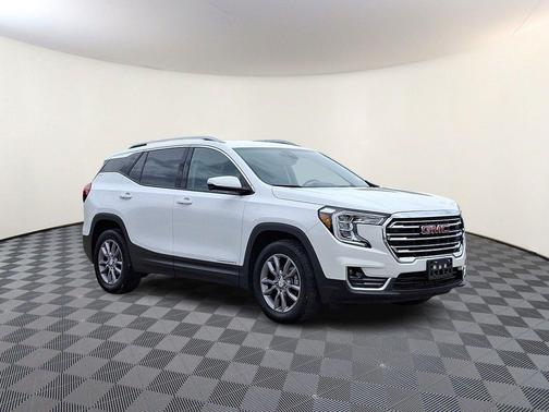 White 2024 GMC Terrain SLT