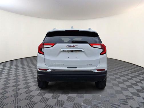 White 2024 GMC Terrain SLT