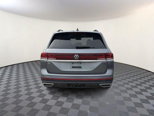 2025 Volkswagen Atlas 2.0T SE w/Technology 4MOTION