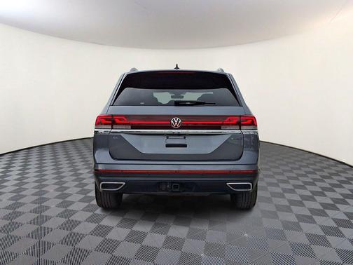2025 Volkswagen Atlas 2.0T SE w/Technology 4MOTION