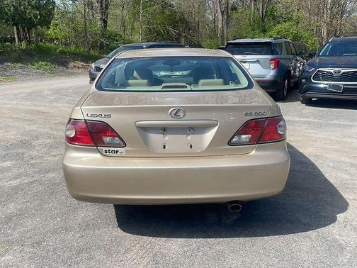 Mystic Gold Metallic 2002 Lexus ES 300 Base