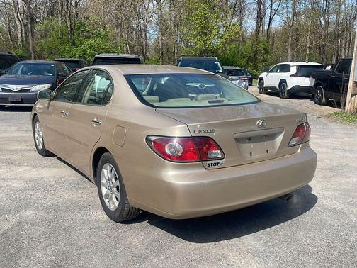 Mystic Gold Metallic 2002 Lexus ES 300 Base