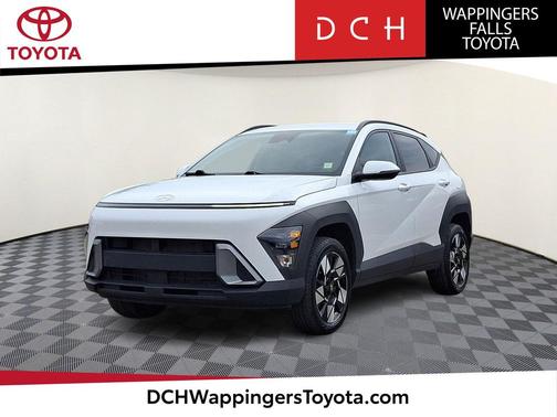 Atlas White 2025 Hyundai KONA SEL