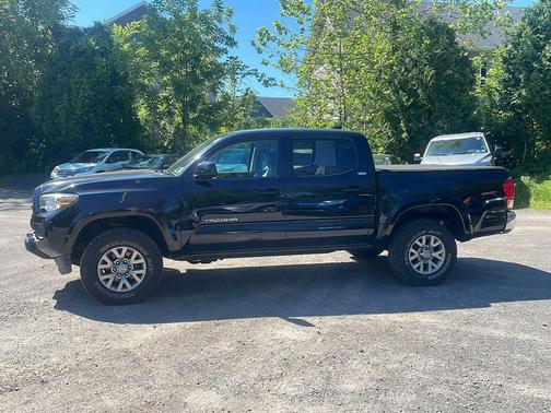 Black 2017 Toyota Tacoma SR5