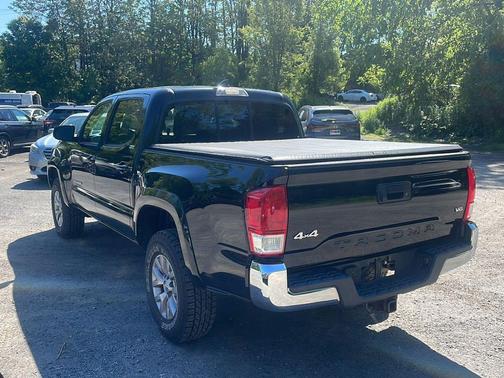 Black 2017 Toyota Tacoma SR5