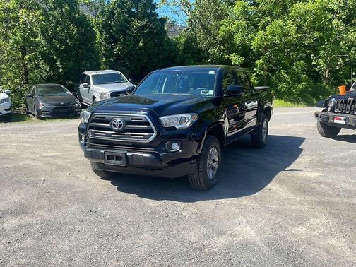 Black 2017 Toyota Tacoma SR5