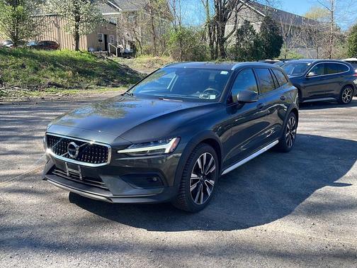 2021 Volvo V60 Cross Country T5
